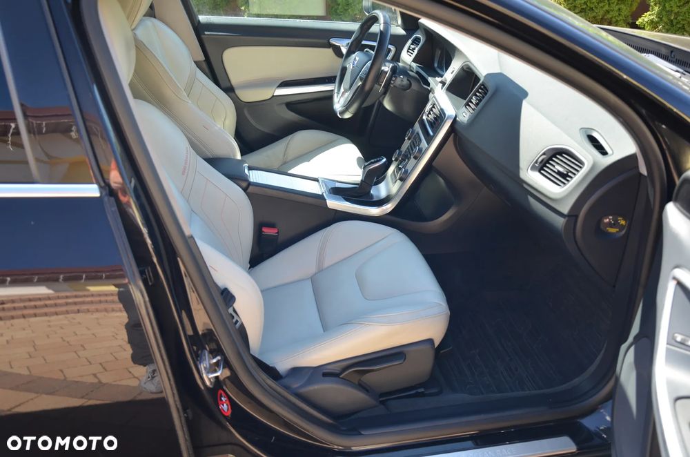Volvo V60 B4 D Geartronic RDesign - 17