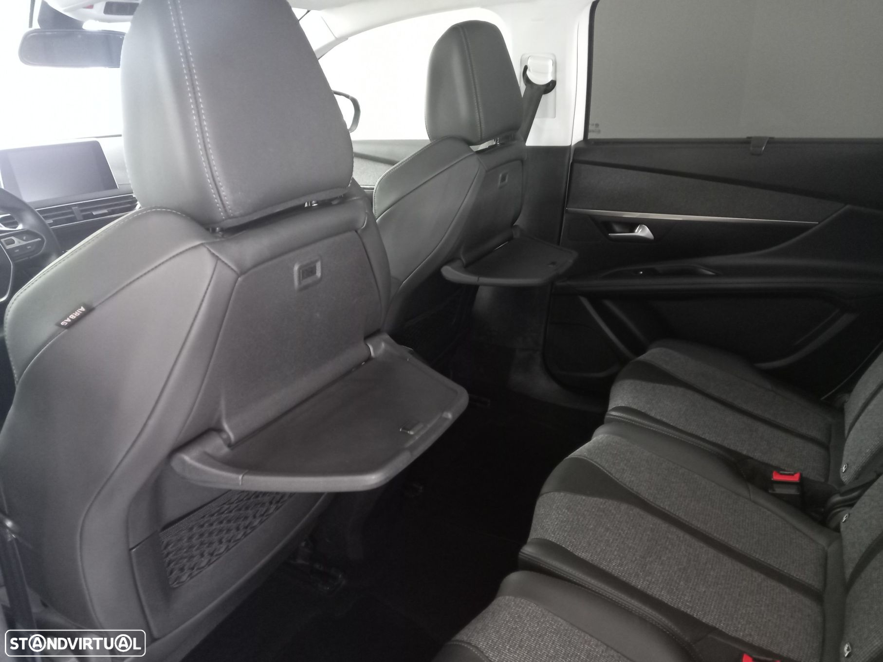 Peugeot 5008 1.5 BlueHDi Allure EAT8 - 11