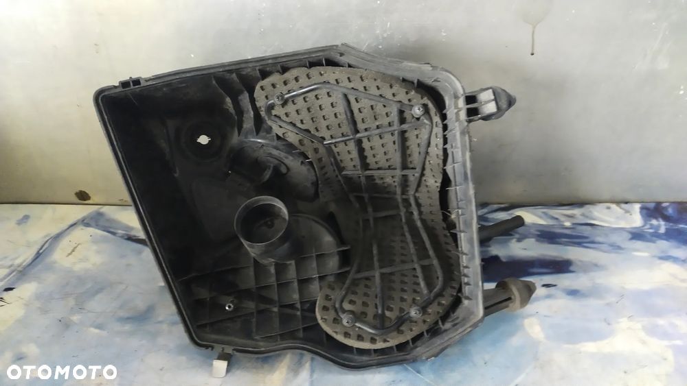 OBUDOWA FILTRA POWIETRZA 4F0133837 AUDI A6