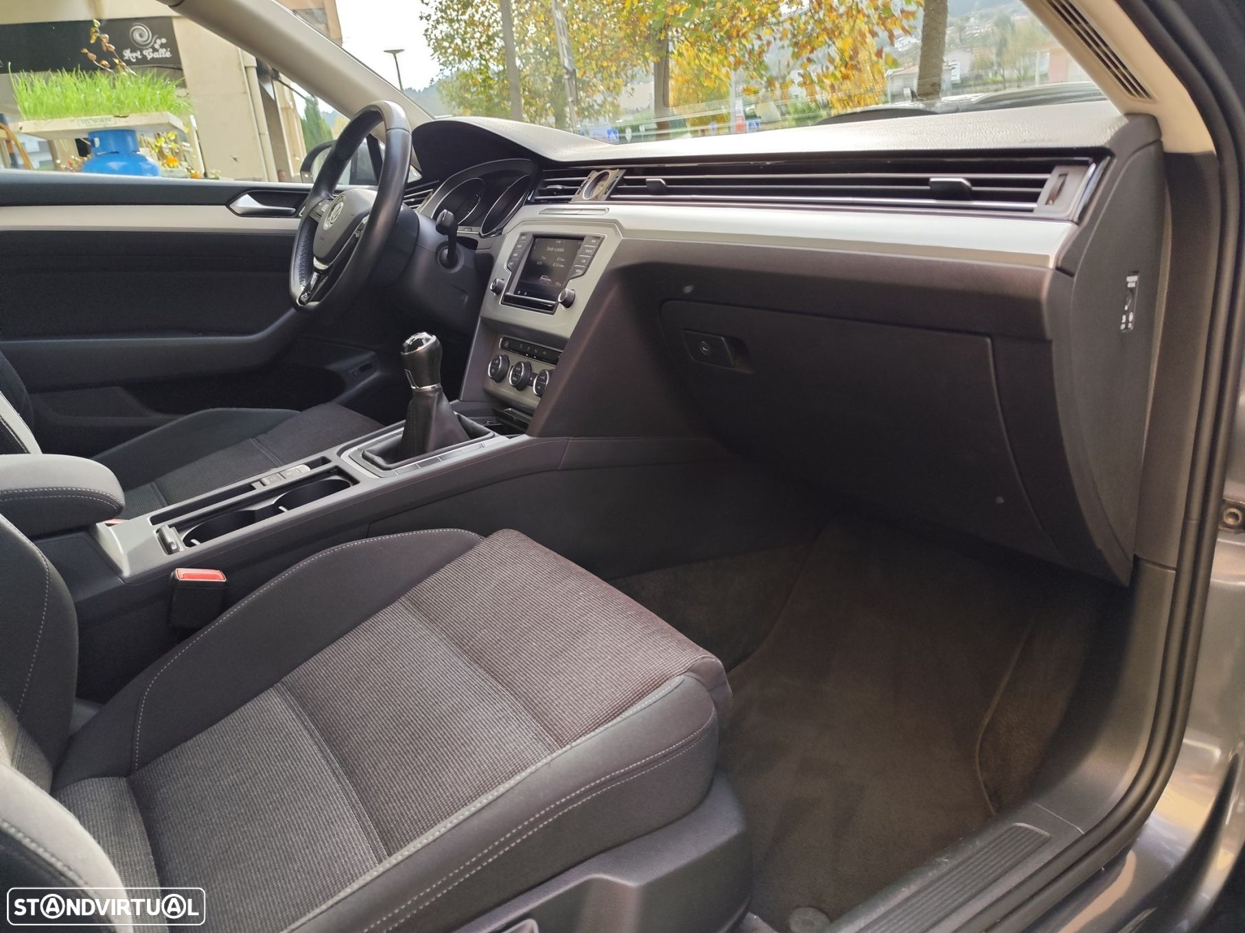 VW Passat Variant 1.6 TDI Trendline - 29