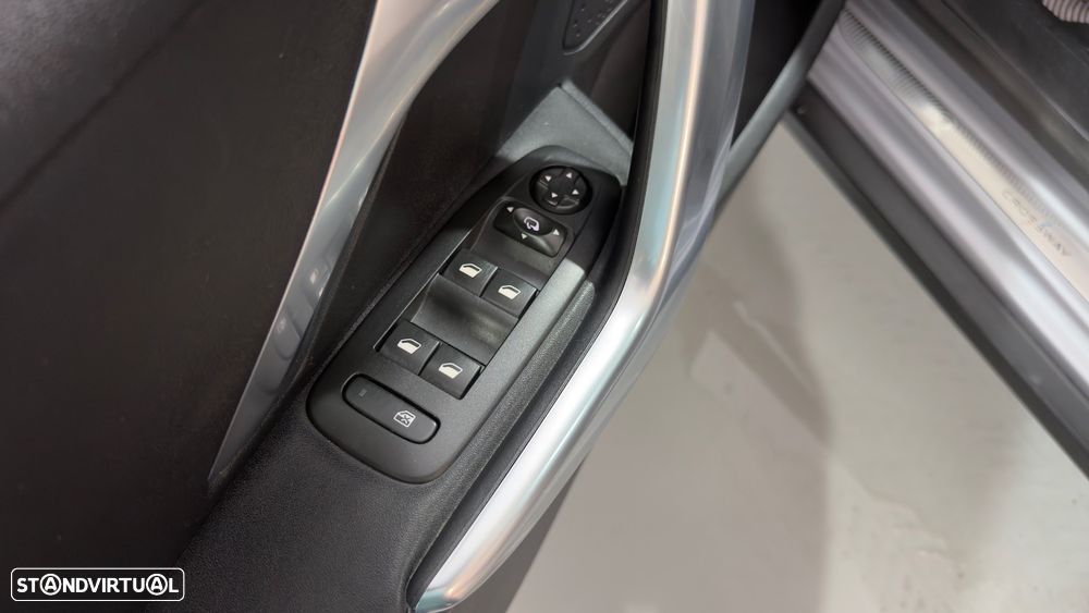 Peugeot 2008 1.2 PureTech Crossway - 18