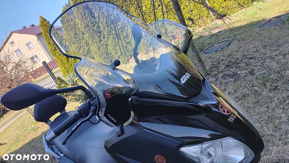 Yamaha X-max - 4