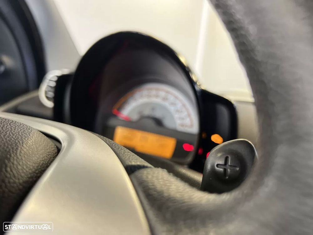 Smart ForTwo Coupé 1.0 mhd Passion 71 Softouch - 32