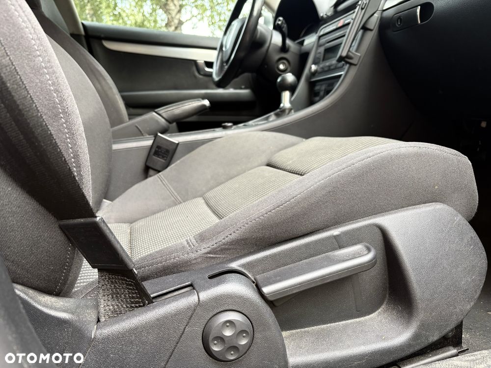 Audi A4 Limousine - 12
