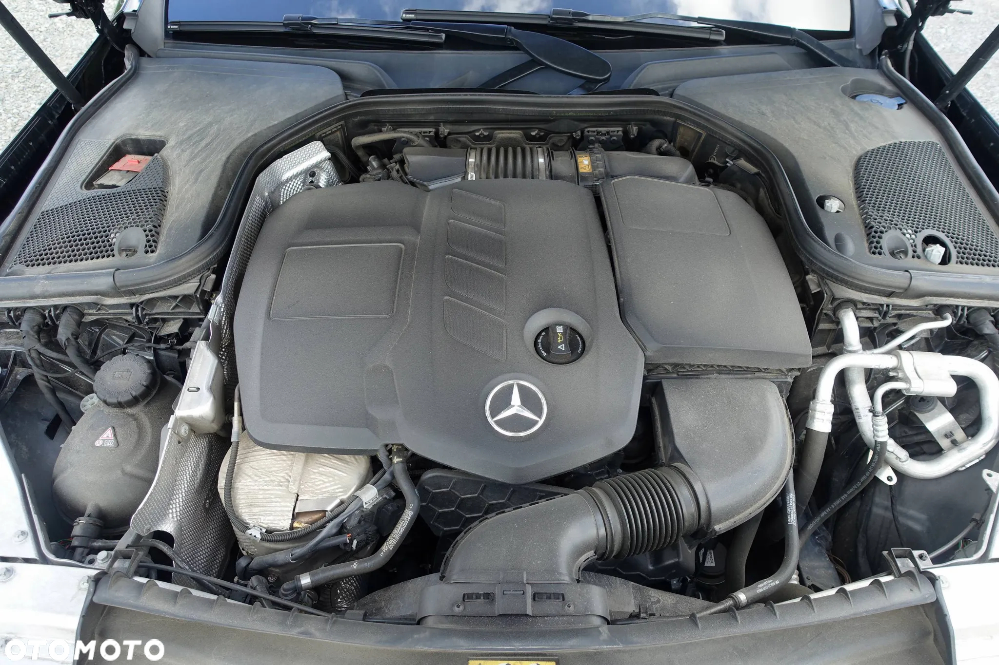 Mercedes-Benz Klasa E 220 d 4-Matic 9G-TRONIC - 34