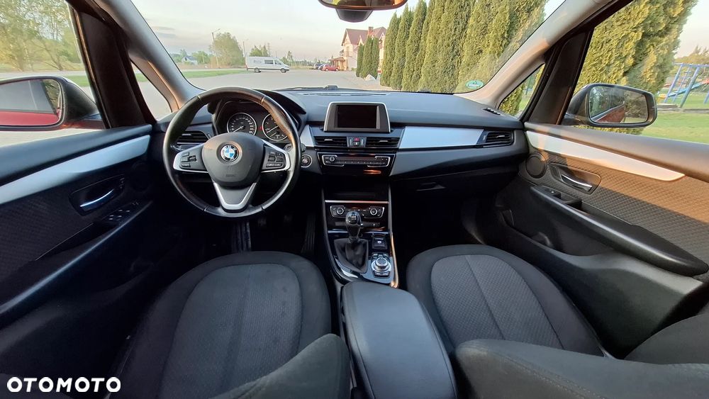 BMW Seria 2 218d - 14