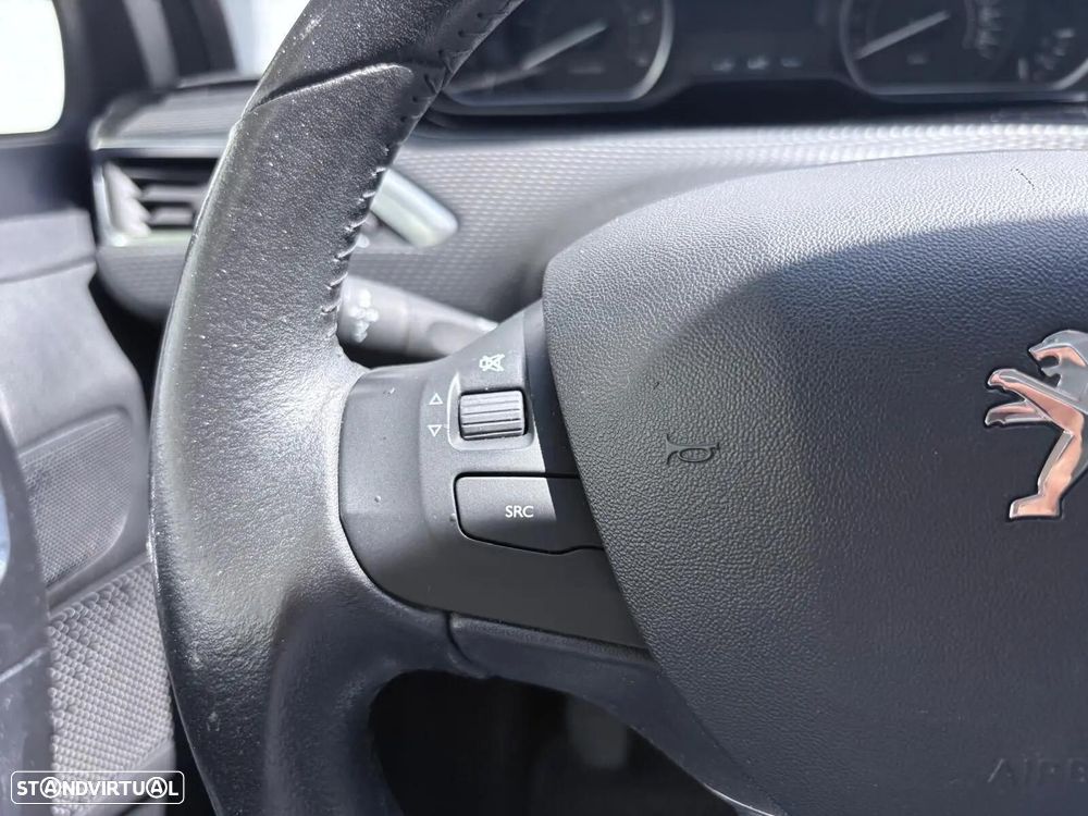Peugeot 208 1.6 BlueHDi Style - 36