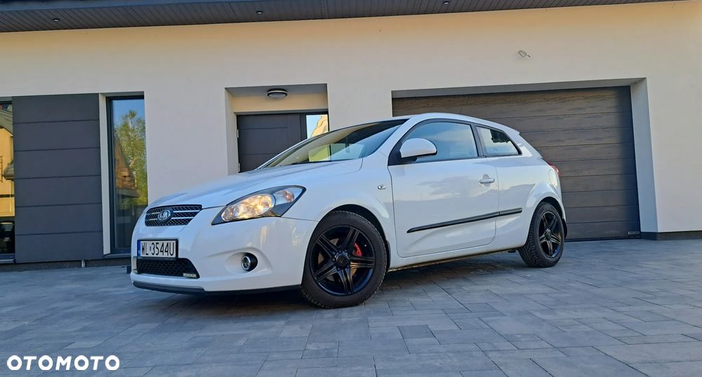 Kia Ceed - 4