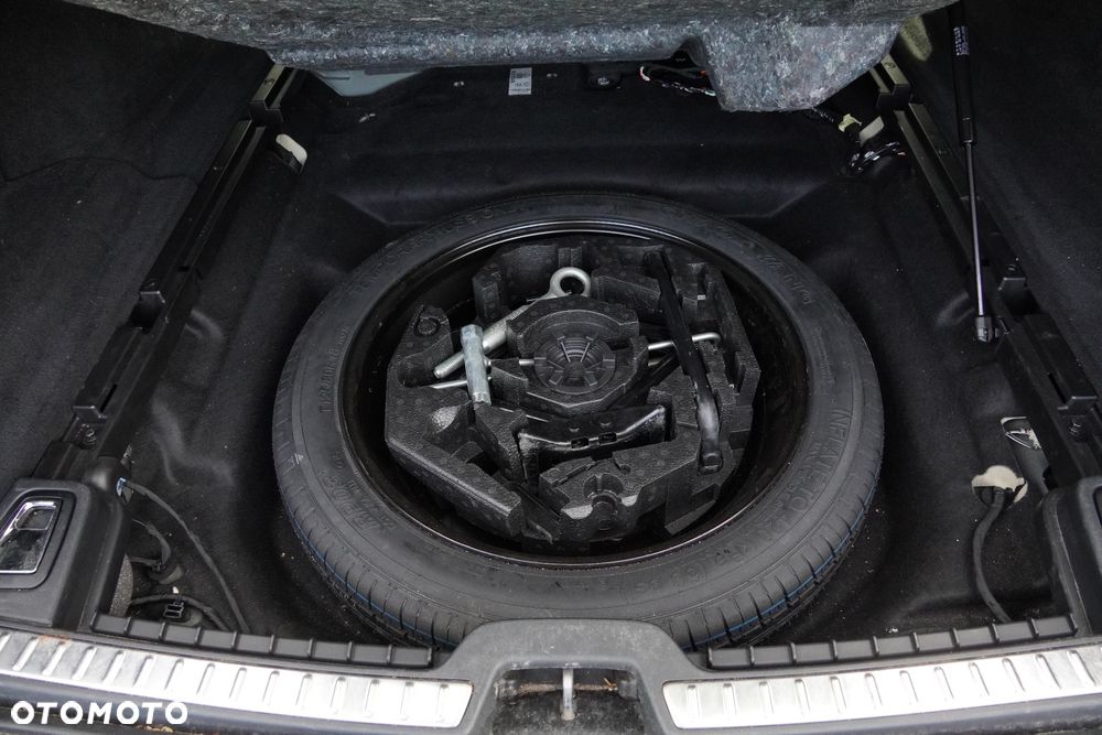 Volvo V90 D5 SCR AWD Momentum Pro - 32