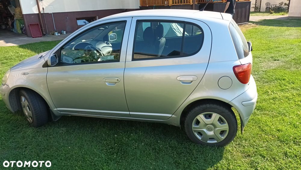Toyota Yaris 1.0 Base - 5