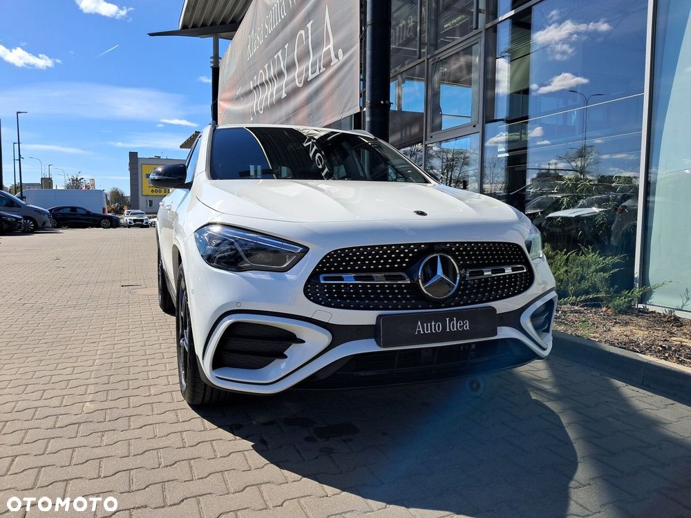 Mercedes-Benz GLA - 9