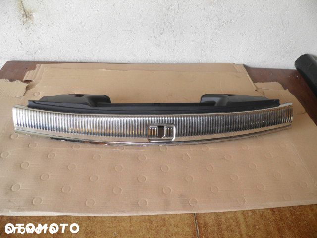 OSŁONA TYLNEGO PASA AUDI Q5 8R0864513C S-line - 3