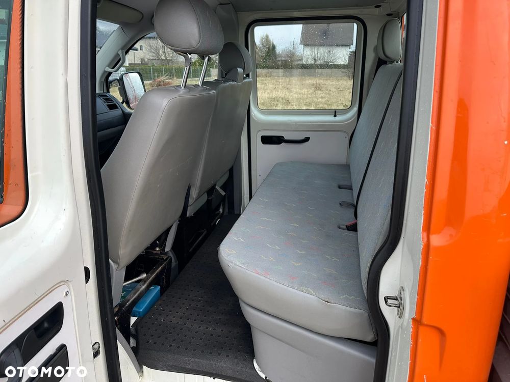 Volkswagen Transporter - 12