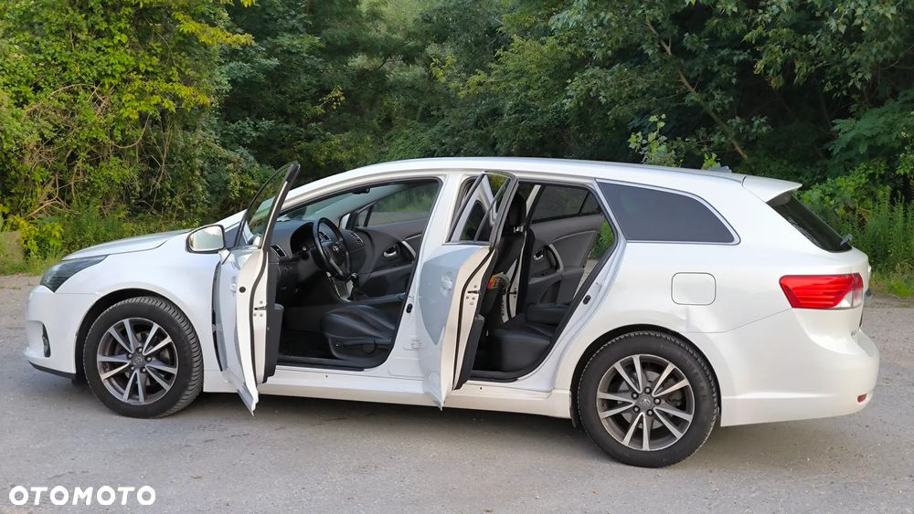 Toyota Avensis 2.0 D-4D Premium - 22