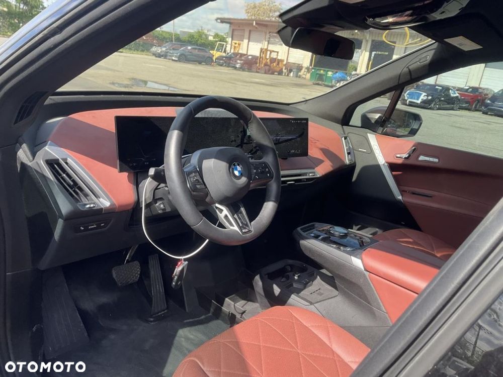 BMW iX - 10