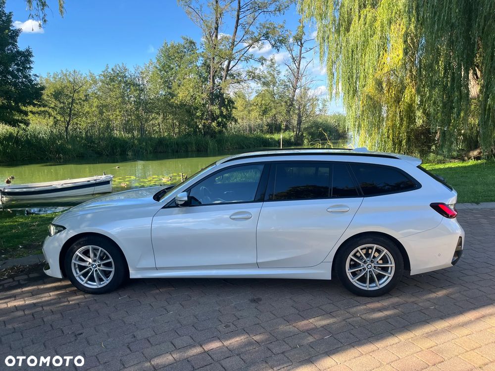 BMW Seria 3 320d mHEV - 13