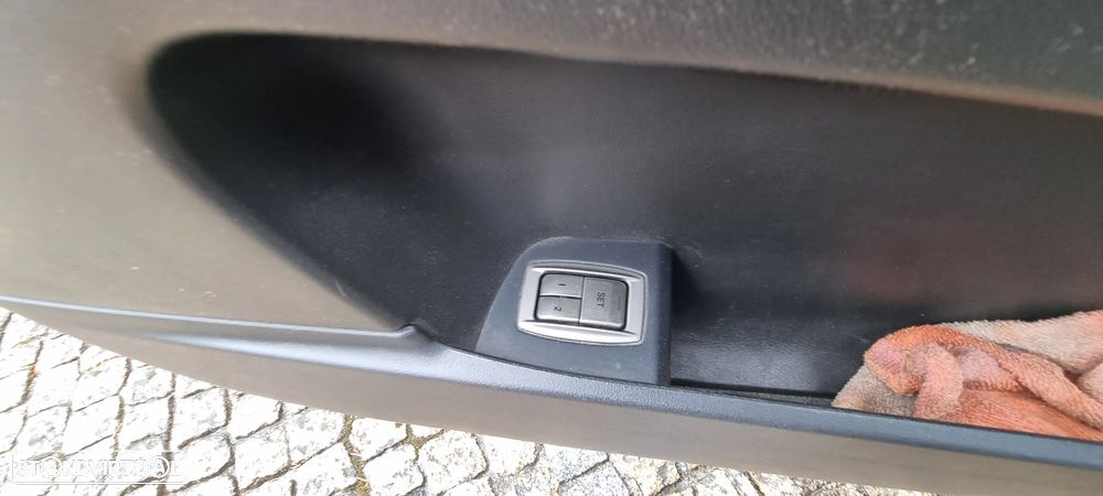 Jaguar XF 2.7 D V6 Premium Luxury - 11