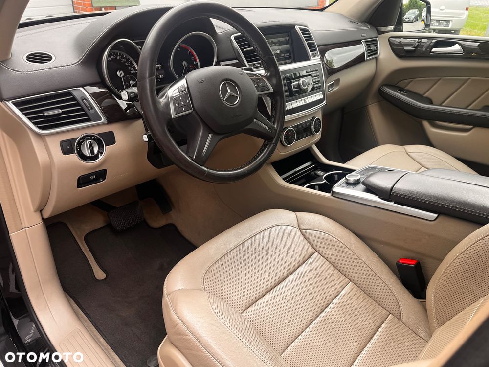 Mercedes-Benz GL - 27