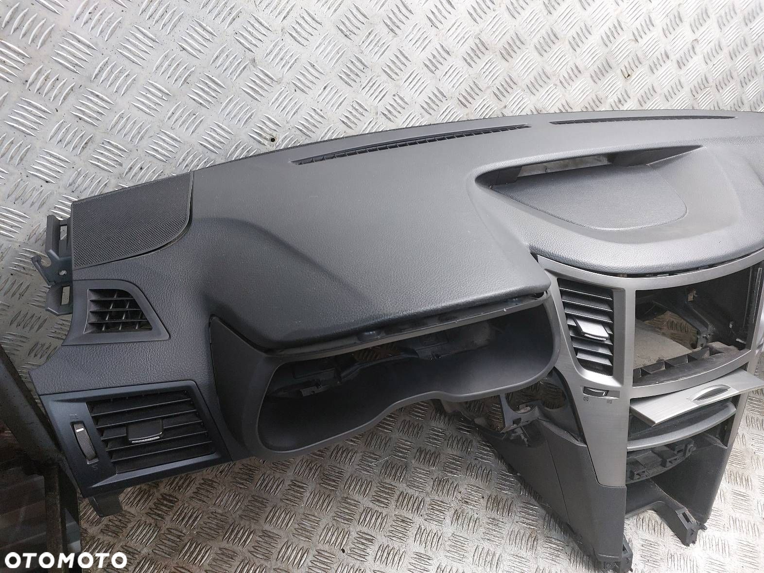ZESTAW POSTRZAŁOWY KOKPIT SUBARU LEGACY V 2012R - 16
