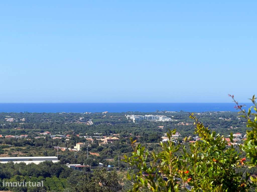Moradia T3 Renovada em Almancil com Excelente Localização e Vista Mar - Grande imagem: 2/19
