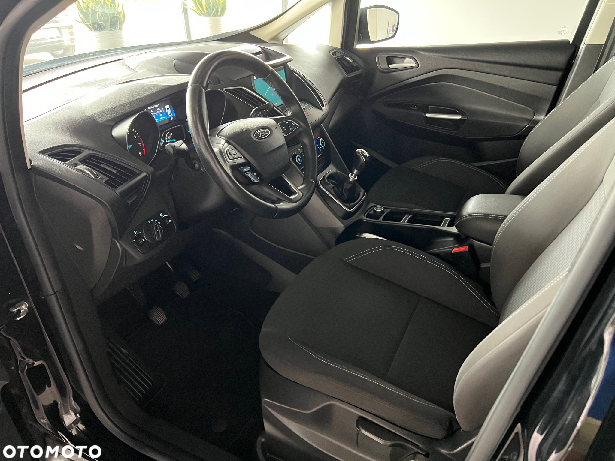 Ford Grand C-MAX - 10