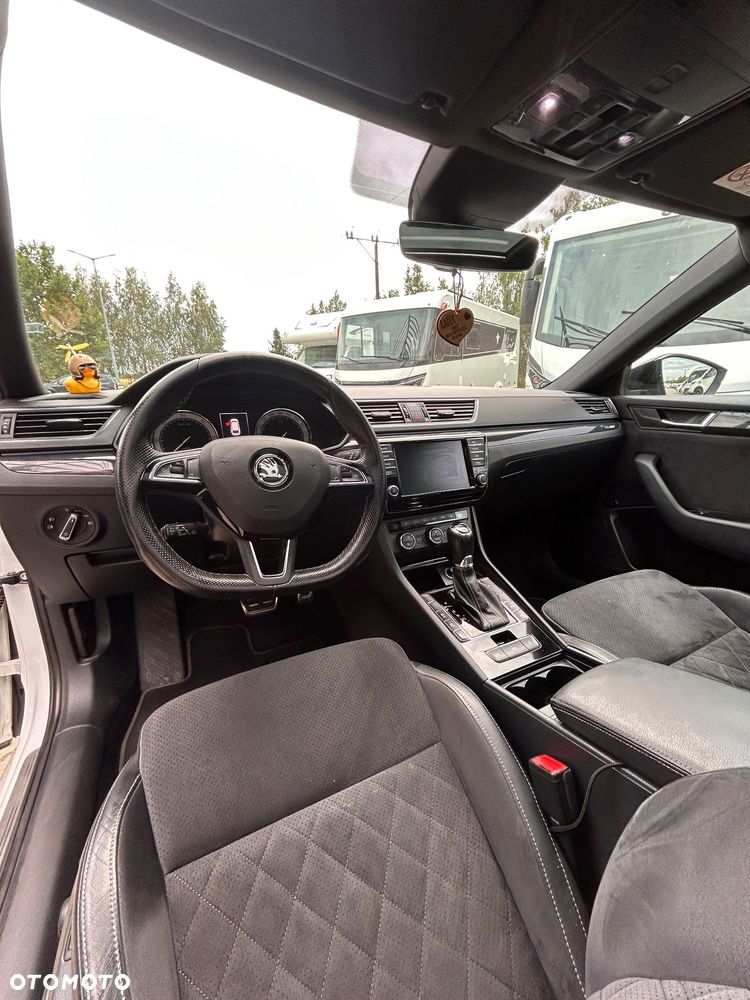Skoda Superb 2.0 TDI Sportline DSG - 9