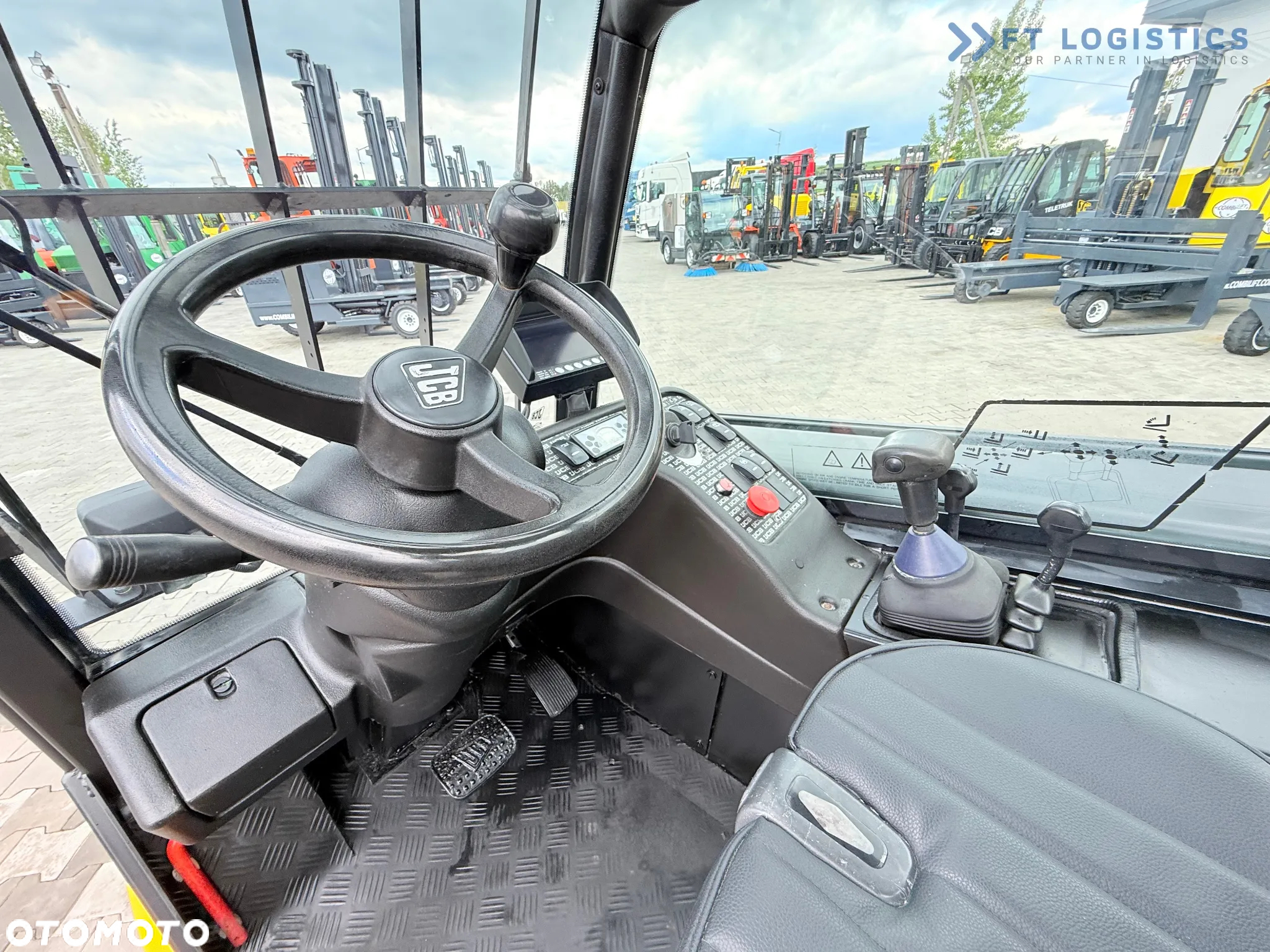 JCB TLT35D / DIESEL / KABINA / NOWE OPONY / 4450MM / TELESKOP - STAN IDEALNY - 16