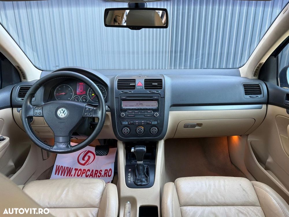 Volkswagen Golf - 10