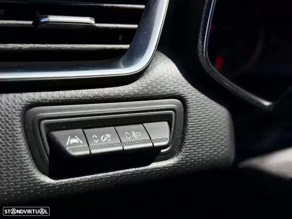 Renault Clio 1.0 TCe Exclusive — fotografia 7