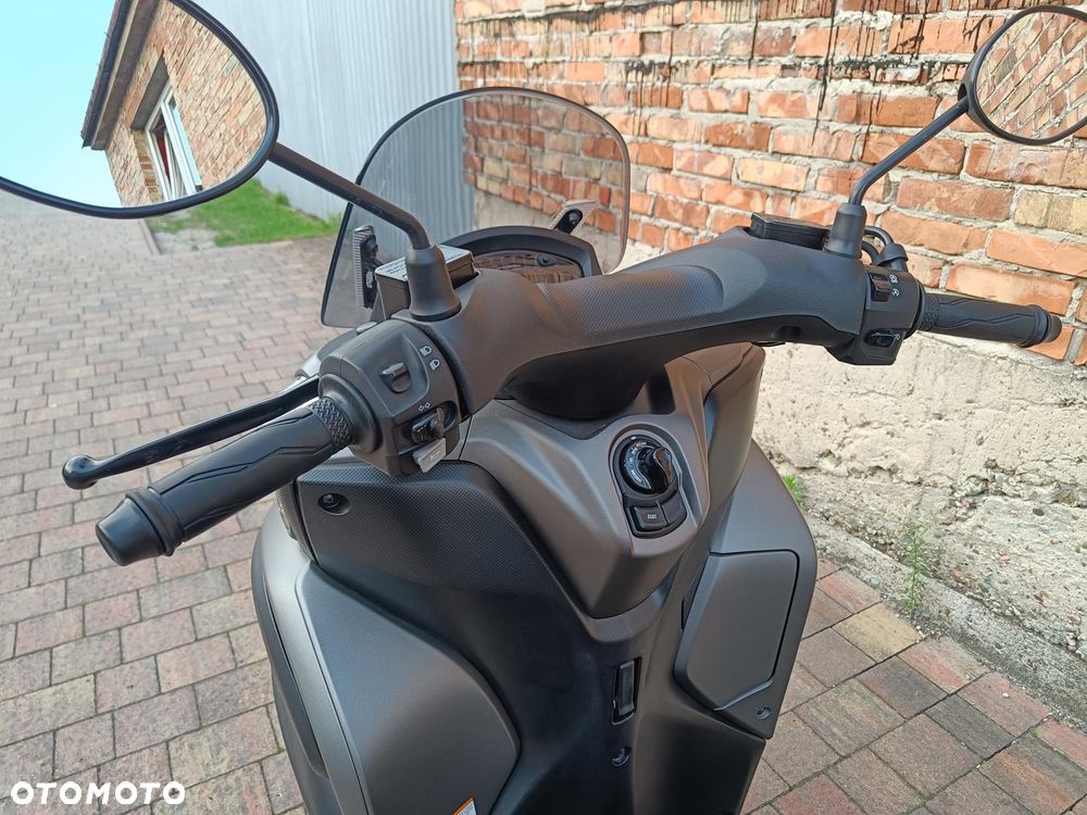 Yamaha Tricity - 11