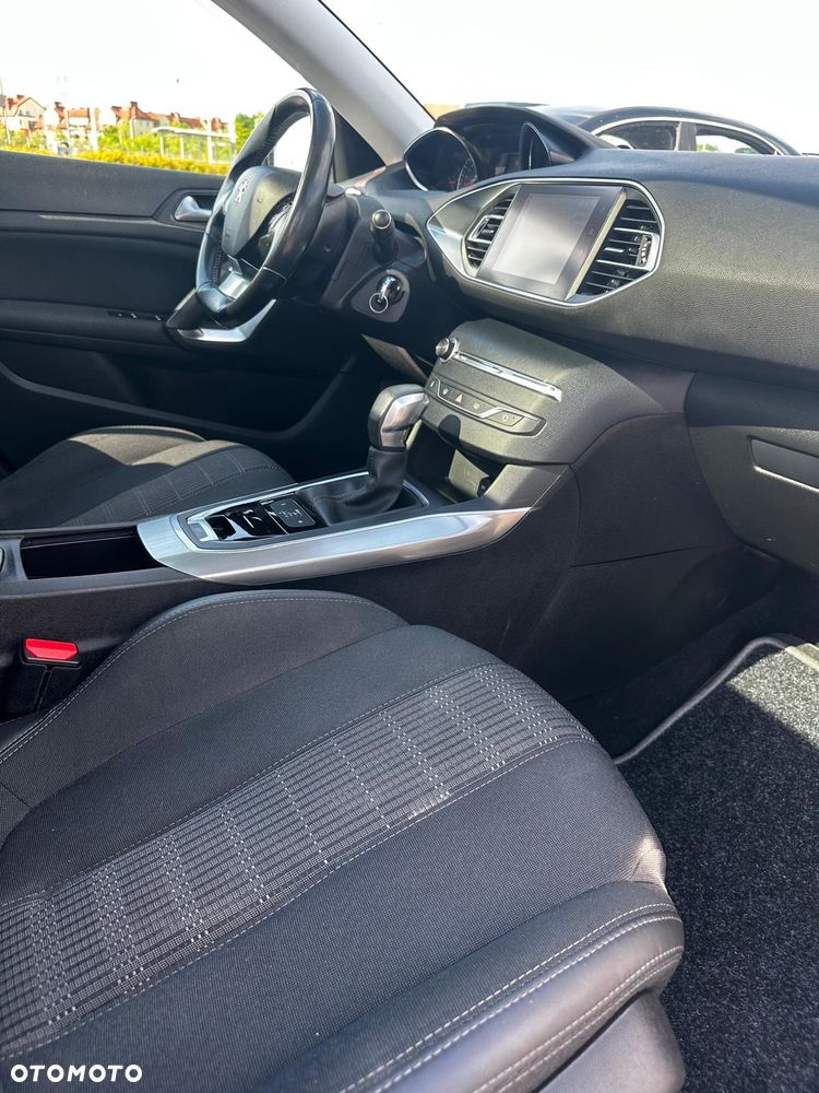 Peugeot 308 BlueHDi 120 EAT6 Stop & Start Active Business-Paket - 27