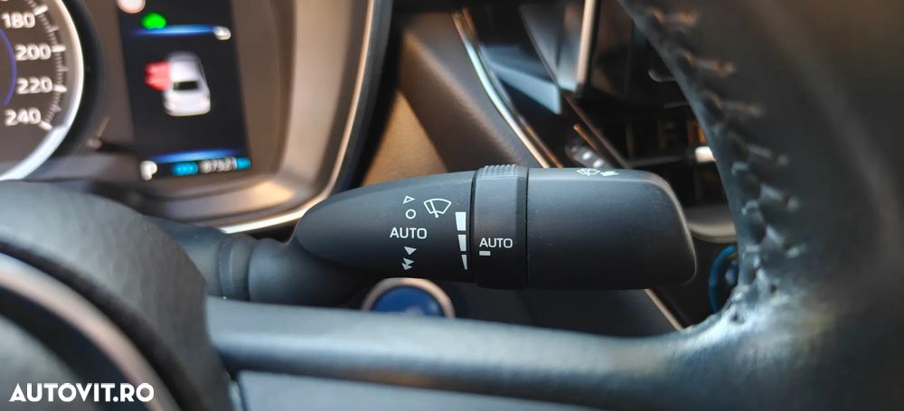 Toyota Corolla 1.8 HSD Dynamic - 15