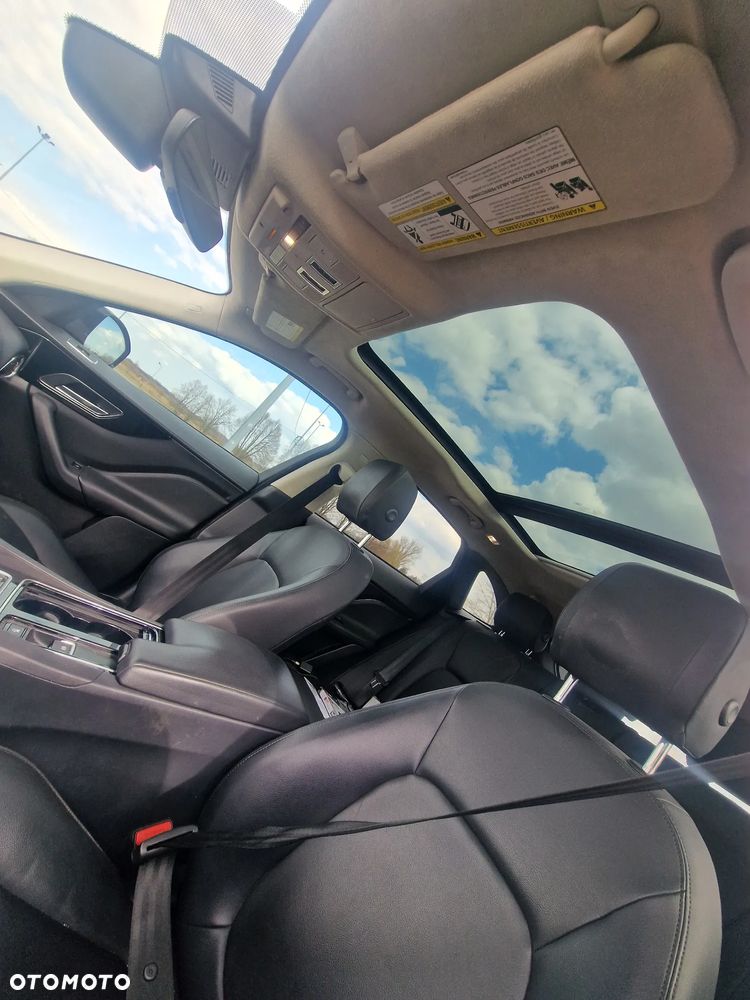 Jaguar F-Pace 2.0 i4P AWD R-Sport - 12