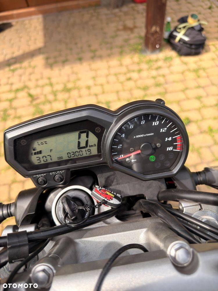 Yamaha FZ6 - 7