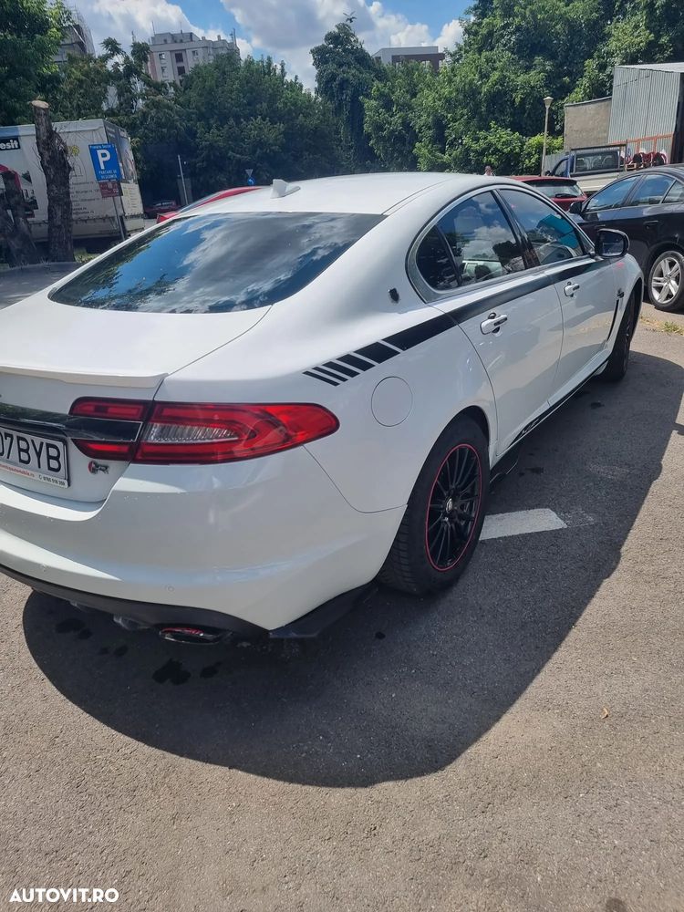 Jaguar XF 2.2D Luxury - 8
