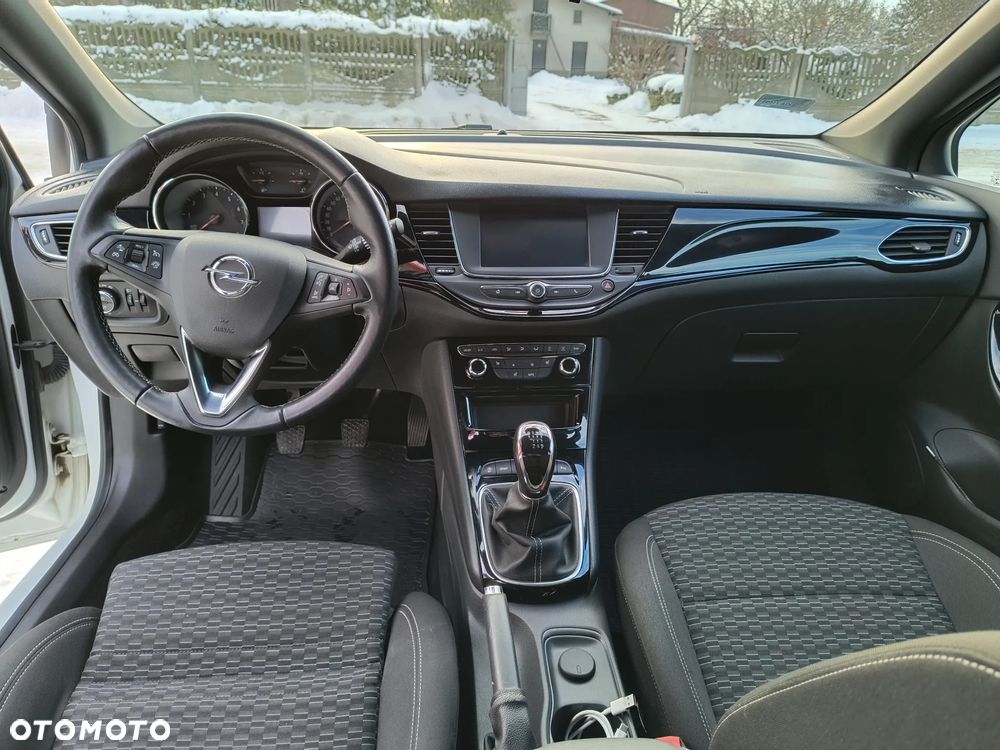 Opel Astra 1.6 T Enjoy S&S - 12