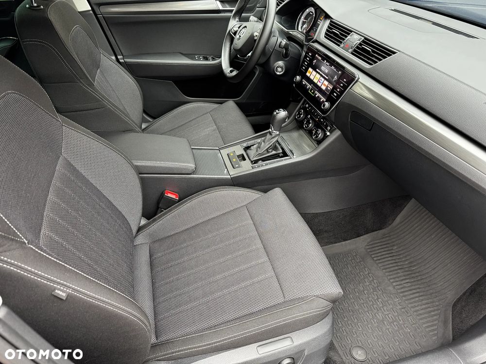 Skoda Superb 2.0 TDI SCR 4x4 Style DSG - 11