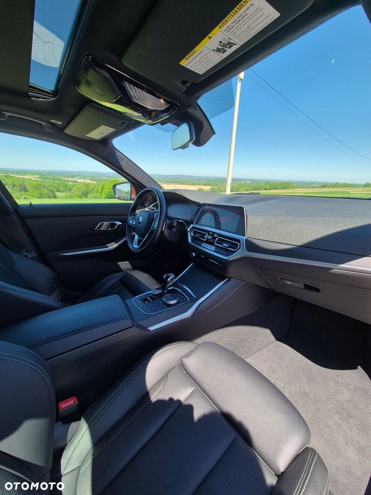 BMW Seria 3 330i xDrive Sport Line - 18