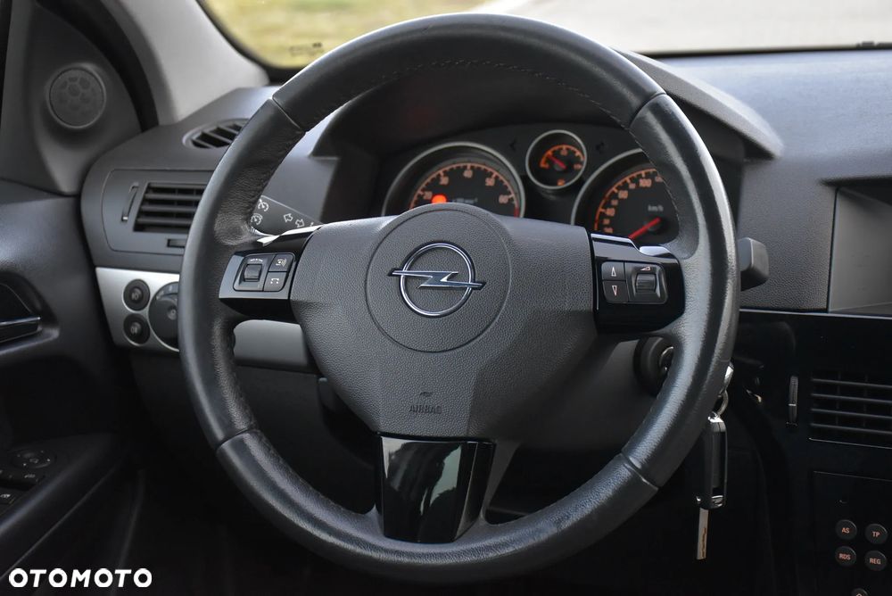 Opel Astra GTC 1.6 Edition 111 Jahre - 23