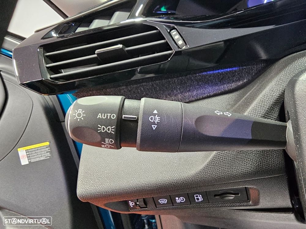 Peugeot 408 1.6 Hybrid Allure e-EAT8 - 18