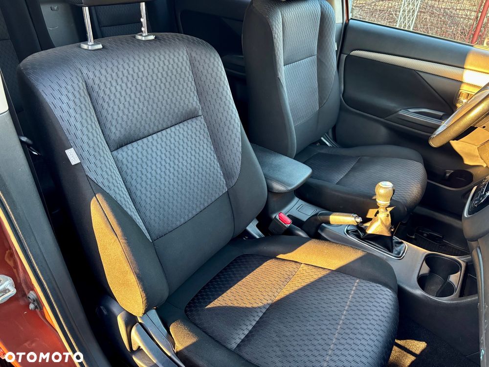 Mitsubishi Outlander 2.2 DID Intense - 11