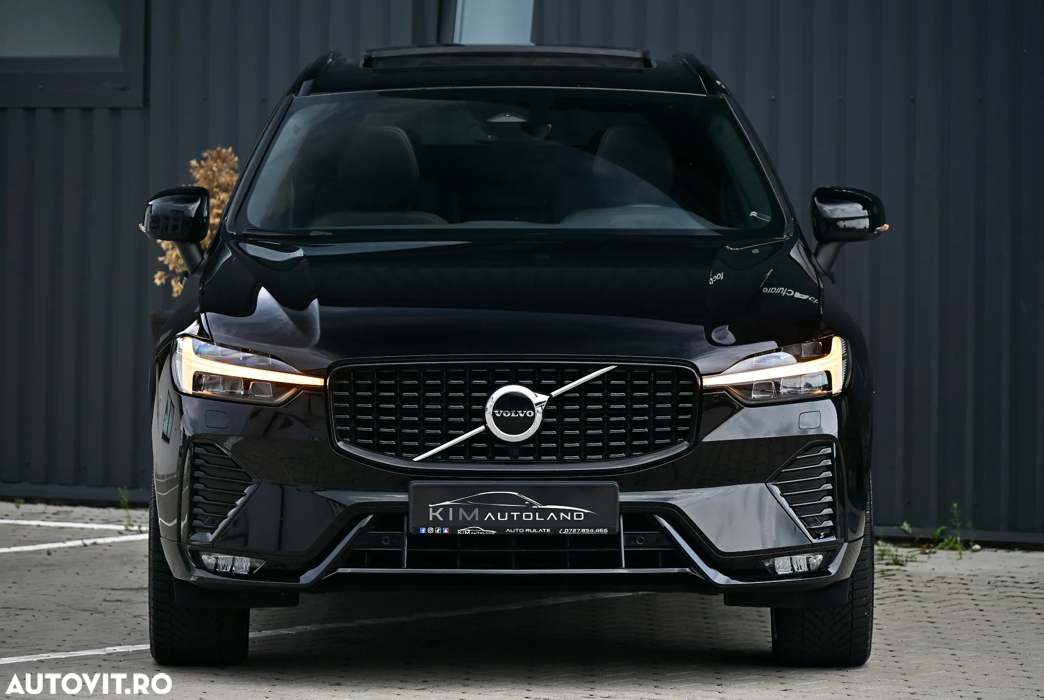 Volvo XC 60 B4 MHEV AT8 AWD R-Design - 24