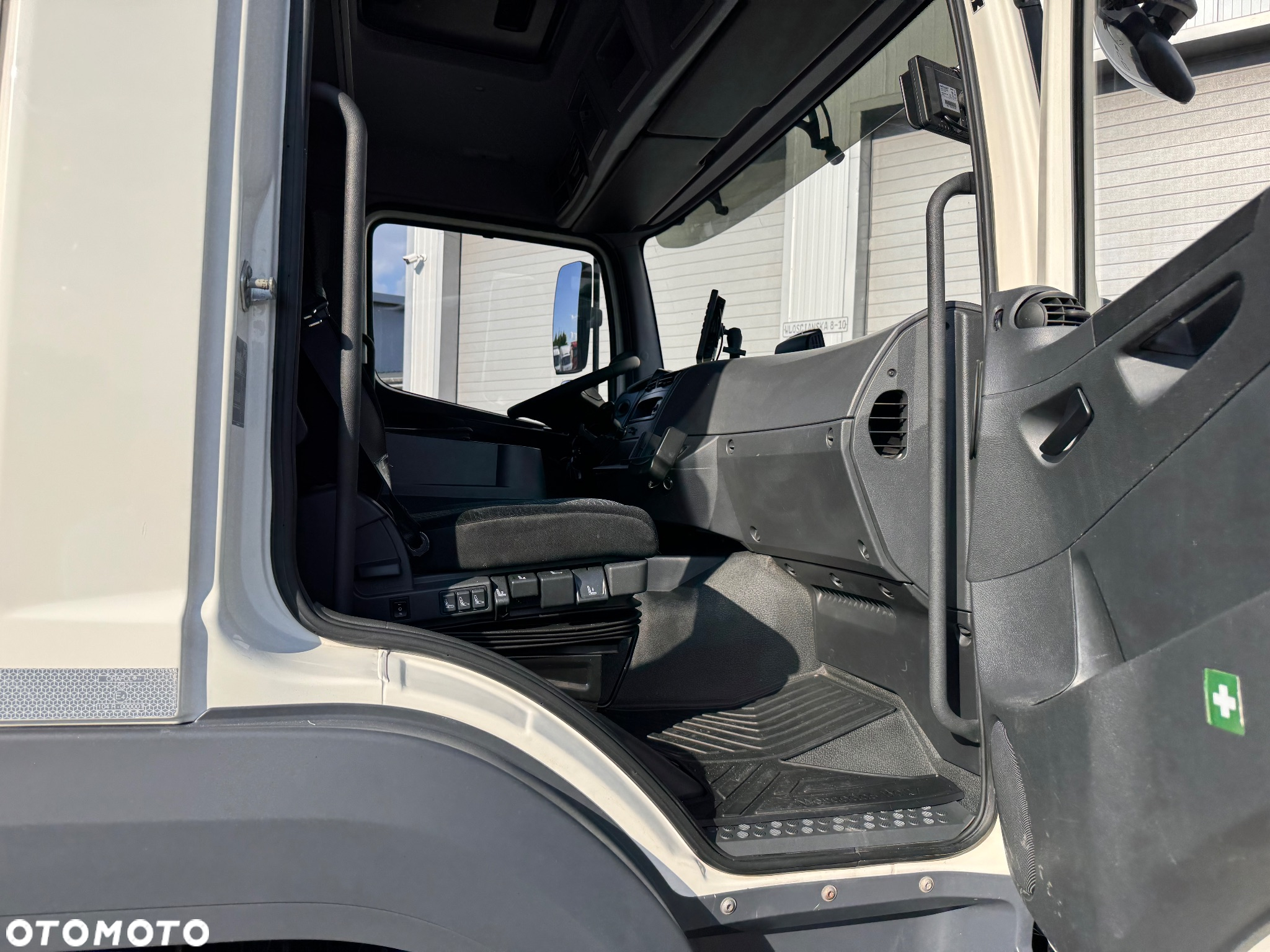 Mercedes-Benz ATEGO - 5