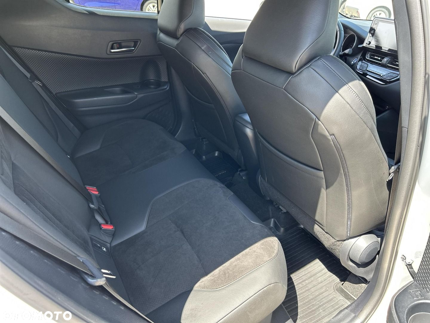 Toyota C-HR - 14