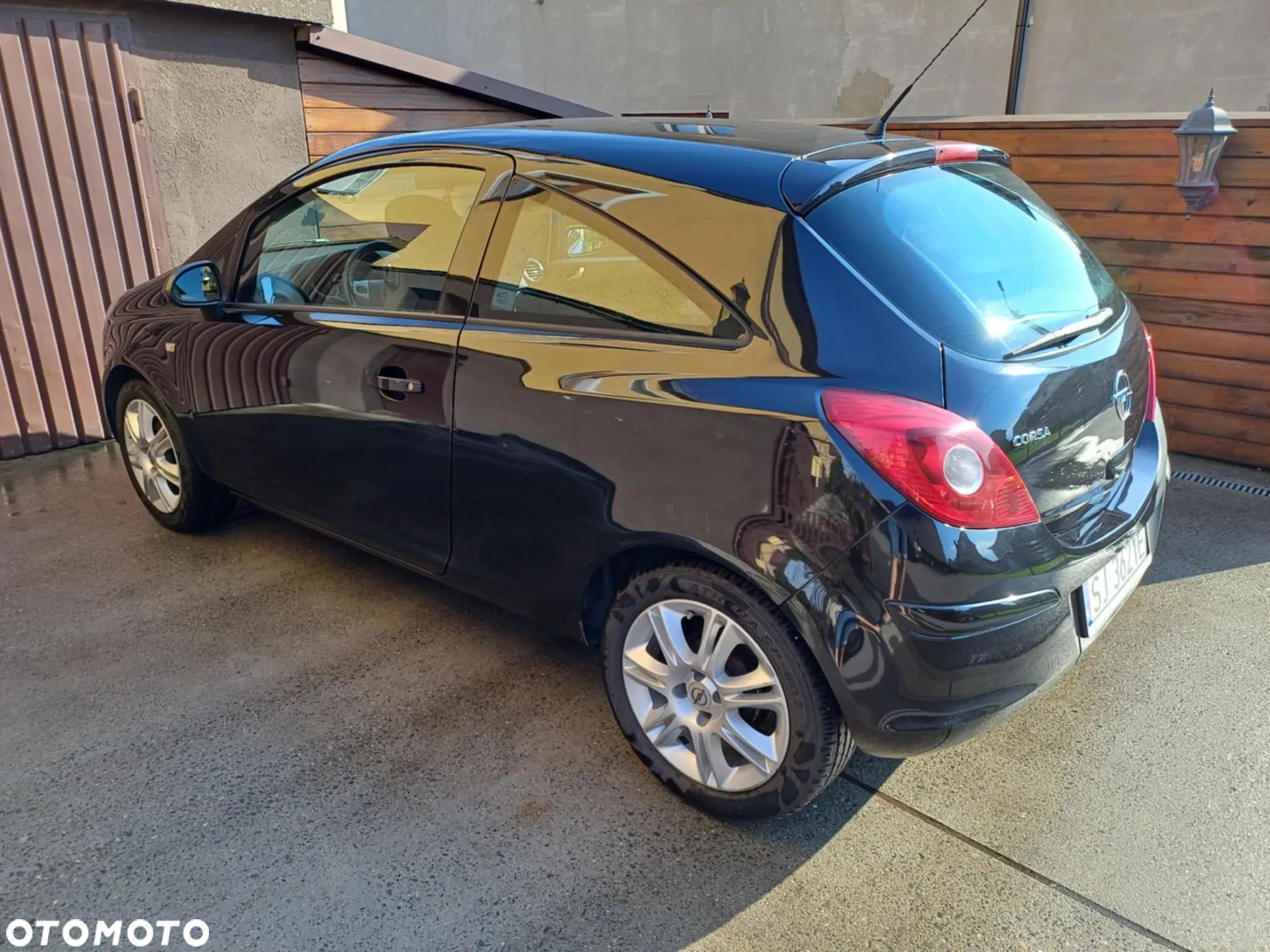 Opel Corsa 1.2 16V Enjoy - 1