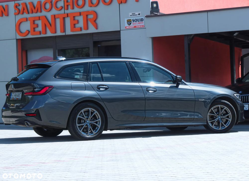 BMW Seria 3 330e Sport Line - 31
