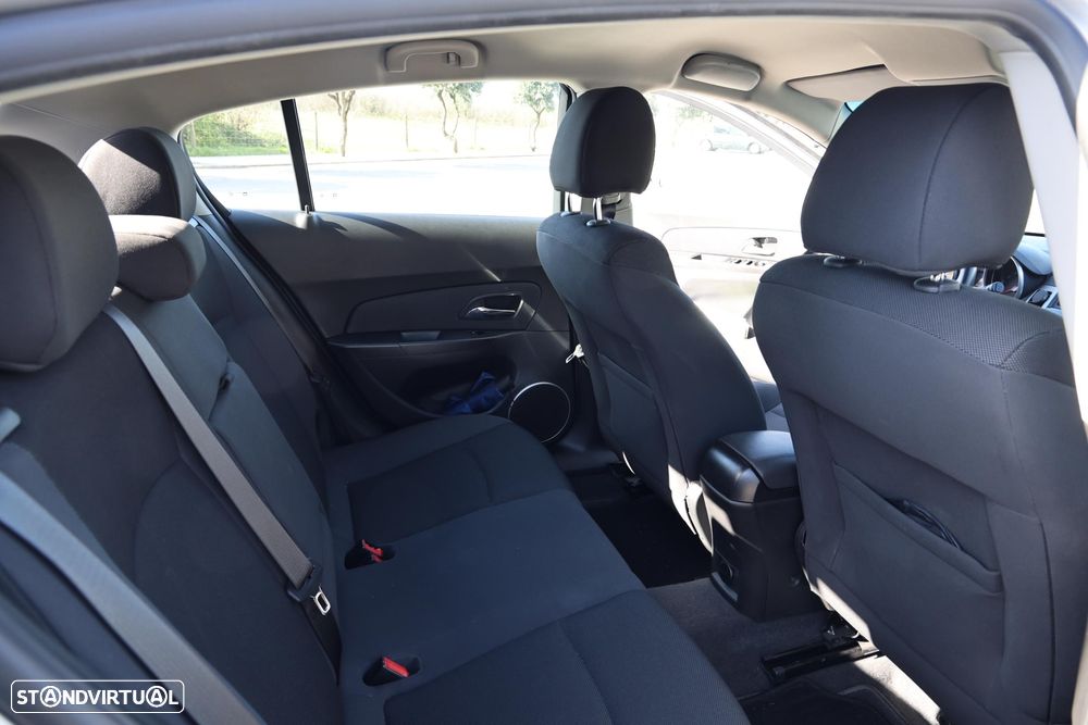 Chevrolet Cruze 1.6 LT - 22