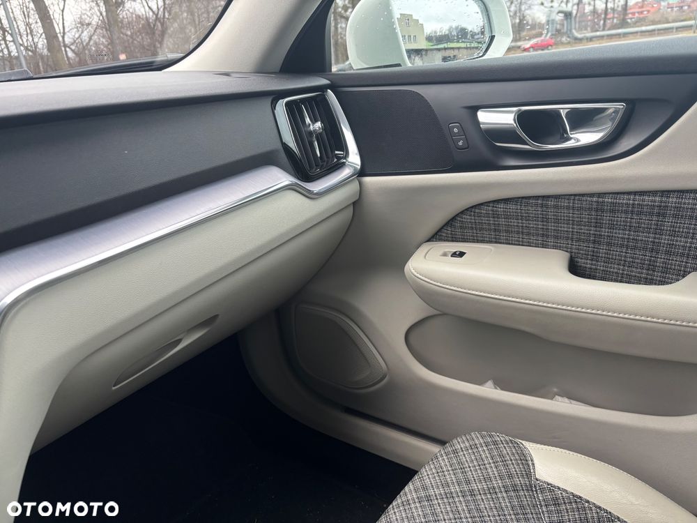 Volvo V60 D4 - 15
