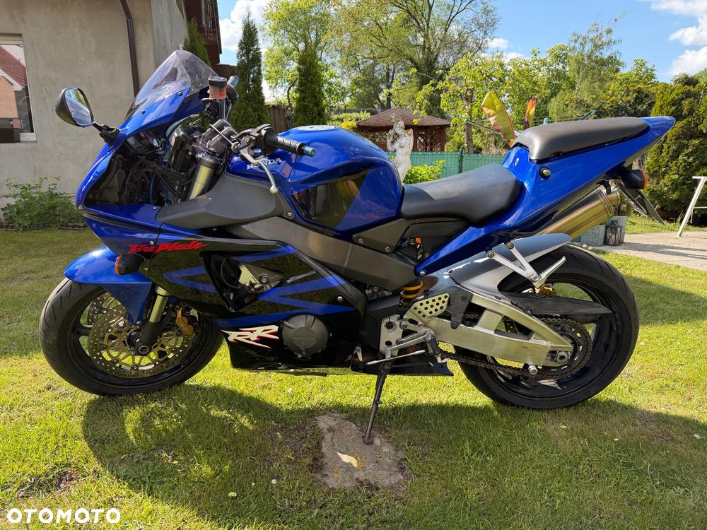 Honda CBR - 11