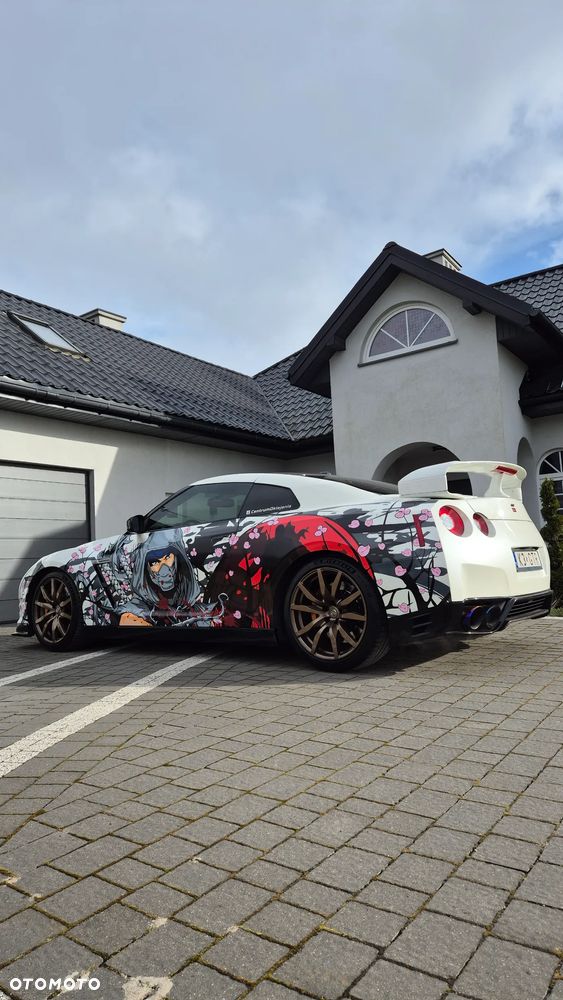 Nissan GT-R - 17